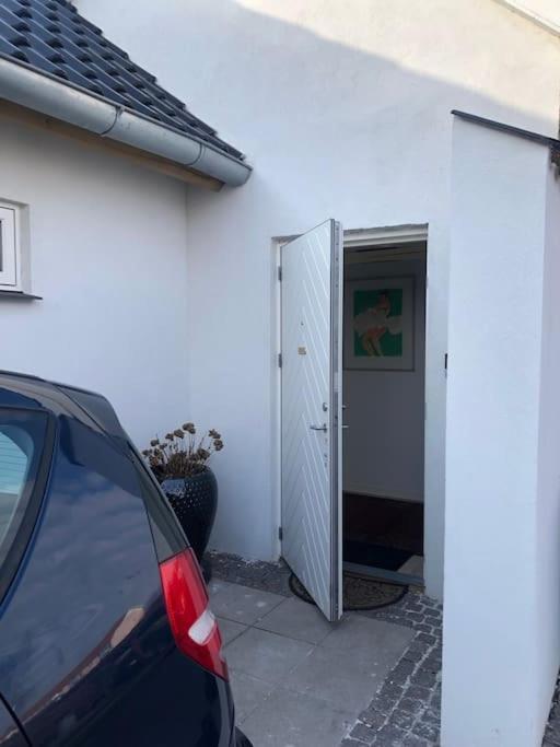 Cozy, Quiet Guest House Perfect For Business Or Pleasure Hillerød Exterior foto