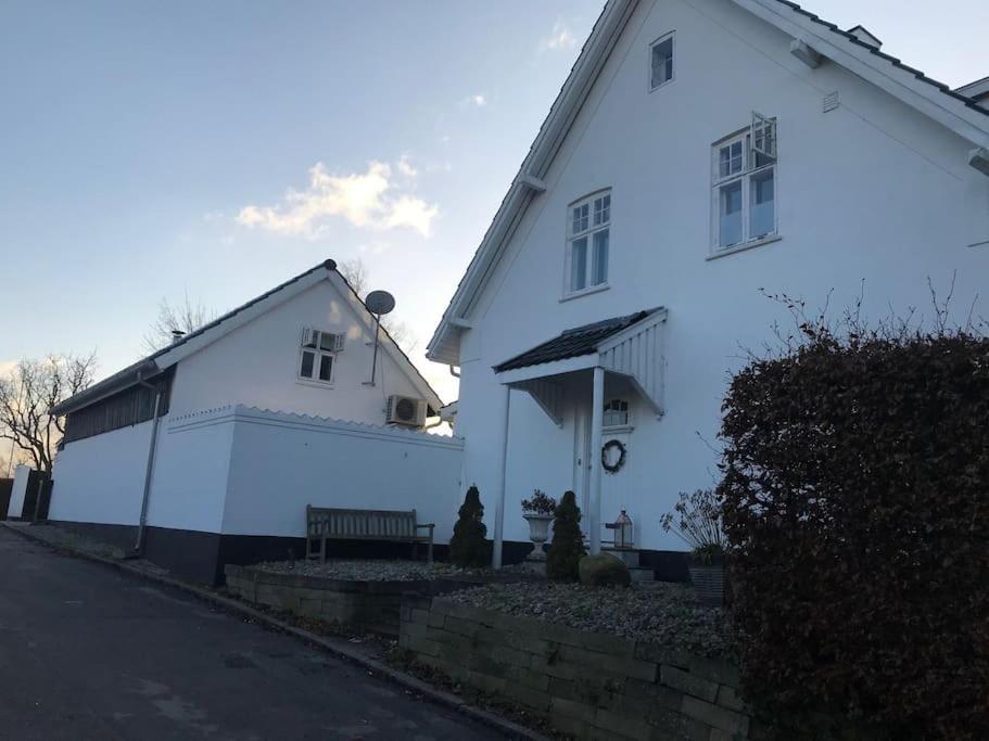 Cozy, Quiet Guest House Perfect For Business Or Pleasure Hillerød Exterior foto